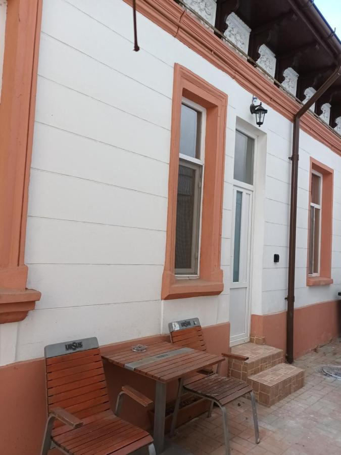 Appartamento Casa Liveni Bucarest Esterno foto