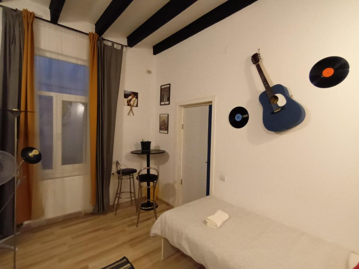 Appartamento Casa Liveni Bucarest Esterno foto