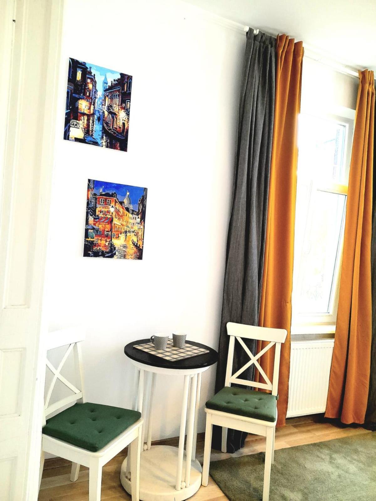 Appartamento Casa Liveni Bucarest Esterno foto